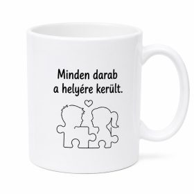   Minden darab a helyére került. Romantikus lánykérő bögre